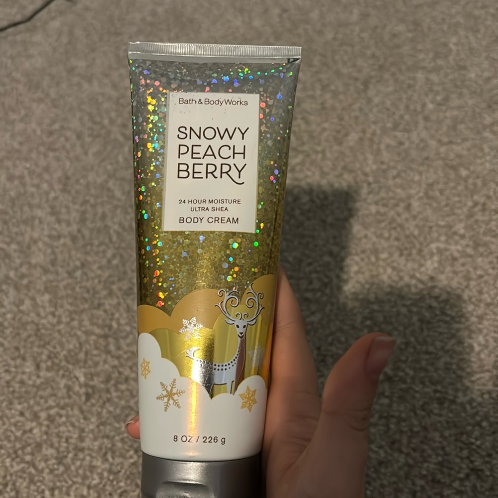 BBWs Snowy Peach Berry body cream